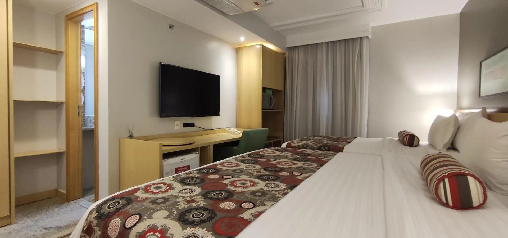 Raridade!!! - Flat Particular De Alto Padrao - Limpeza Diaria Gratuita - Excelente Atendimento - Otimo Preco - Cama King Size - Dentro Do Hotel Lets Idea Brasília