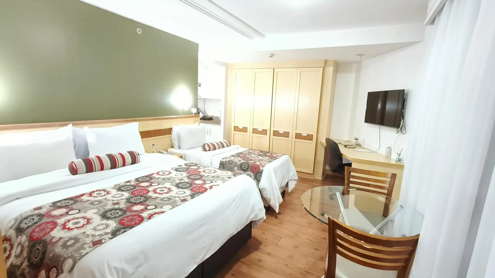 Raridade!!! - Flat Particular De Alto Padrao - Limpeza Diaria Gratuita - Excelente Atendimento - Otimo Preco - Cama King Size - Dentro Do Hotel Lets Idea Brasília