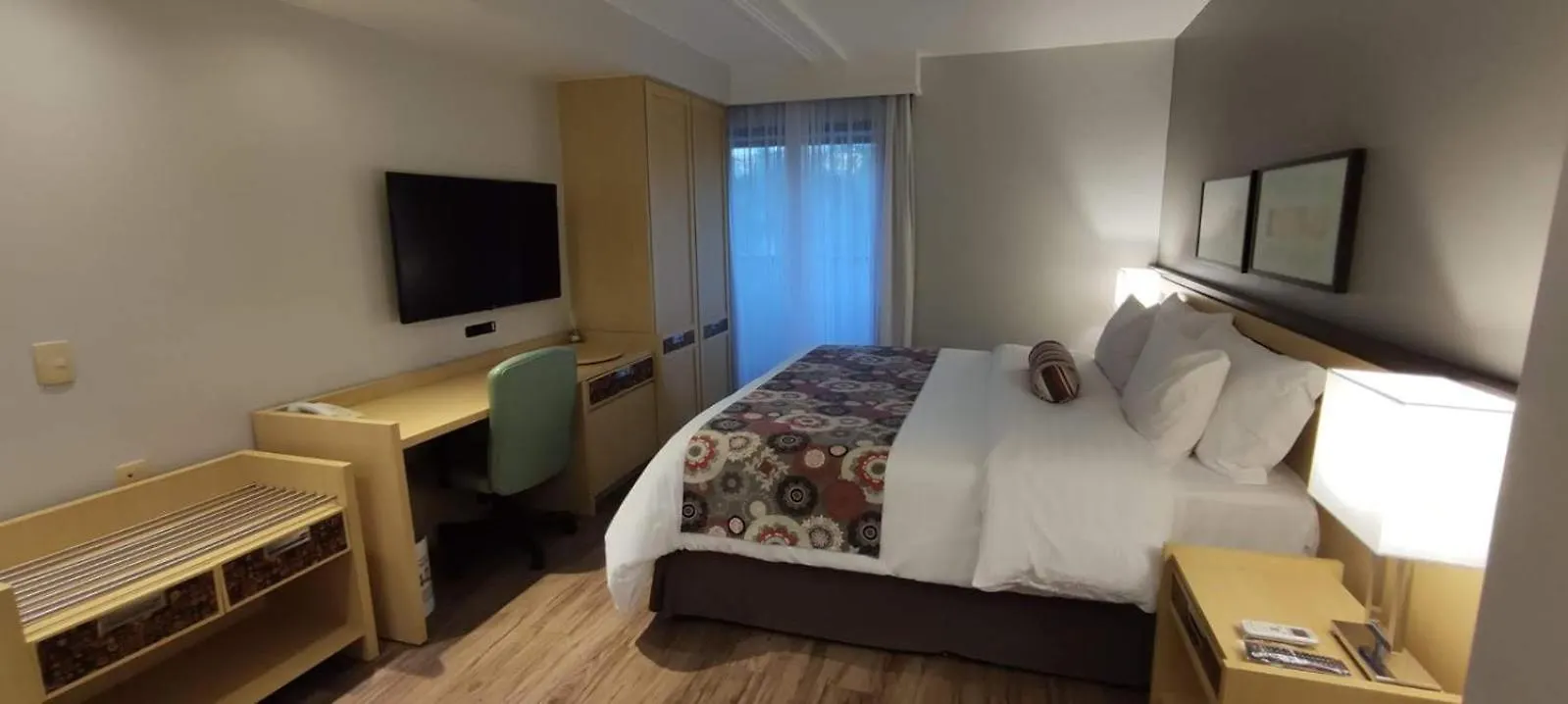 RARIDADE!!! - Flat de Alto Padrão - Preço Imbatível - Cama King Size - Muitos Eletrodomésticos - Limpeza Diária Gratuita Brasília Brésil