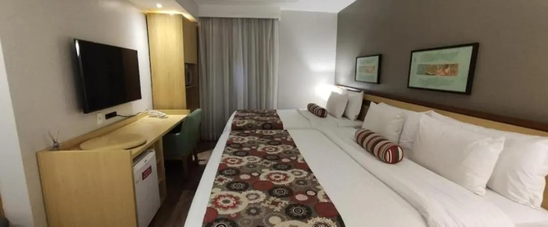 Hotel RARIDADE!!! - Flat de Alto Padrão - Preço Imbatível - Cama King Size - Muitos Eletrodomésticos - Limpeza Diária Gratuita Brasília